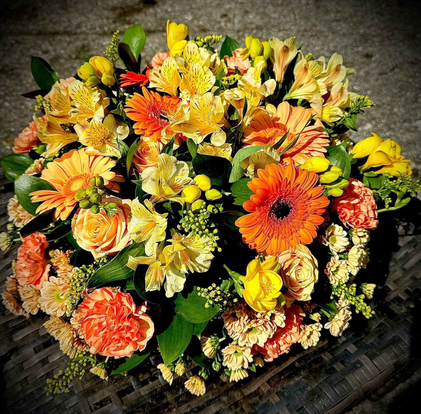 Fresh Casket Posy